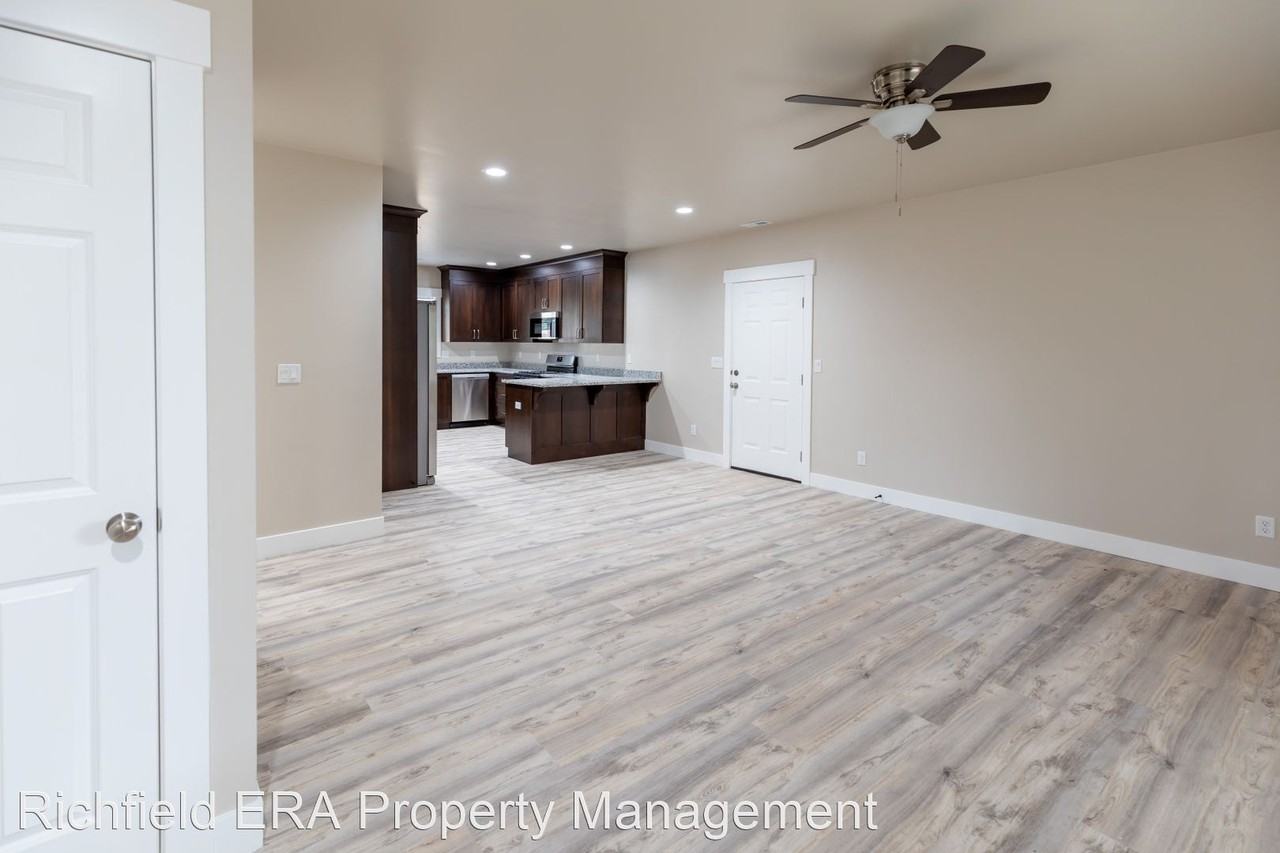 641 East 425 North - Photo 3 of 15