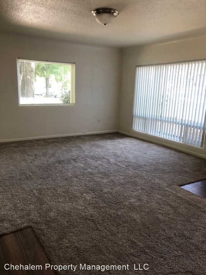 502 E 5th St - Photo 3 of 16