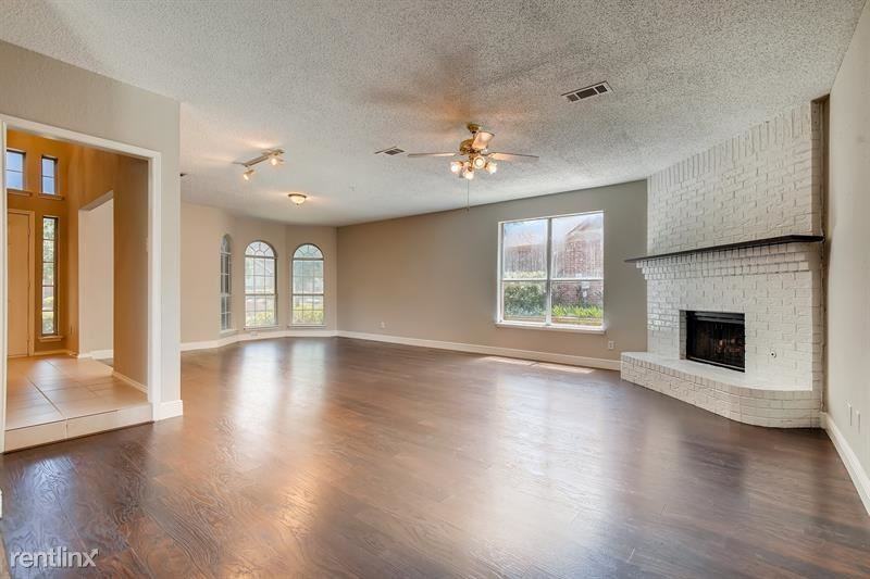 7775 Park Run Rd - Photo 2 of 16
