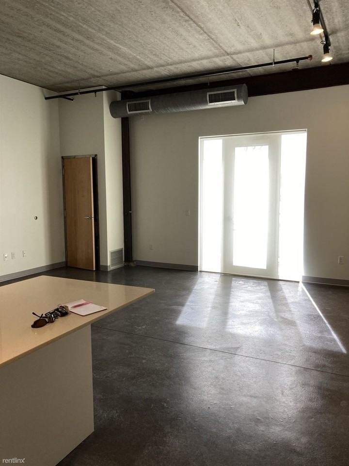 502 E Butler Ct - Photo 3 of 11