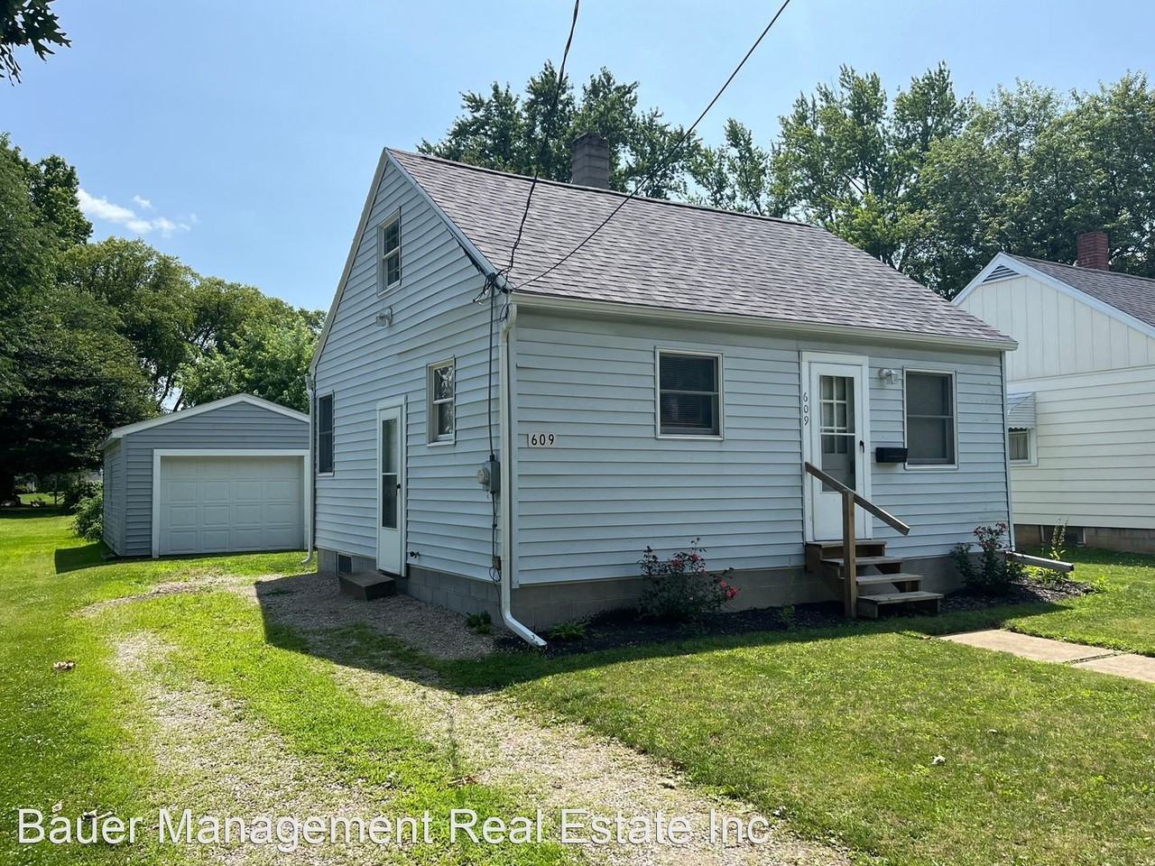 609 E 5th St - Photo 2 of 19
