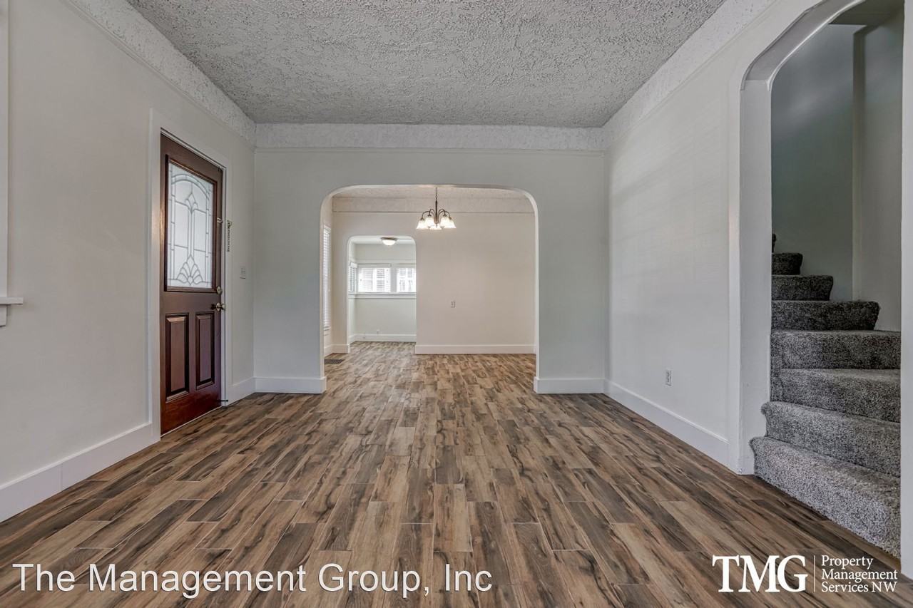 315 W Mcloughlin Blvd - Photo 2 of 39