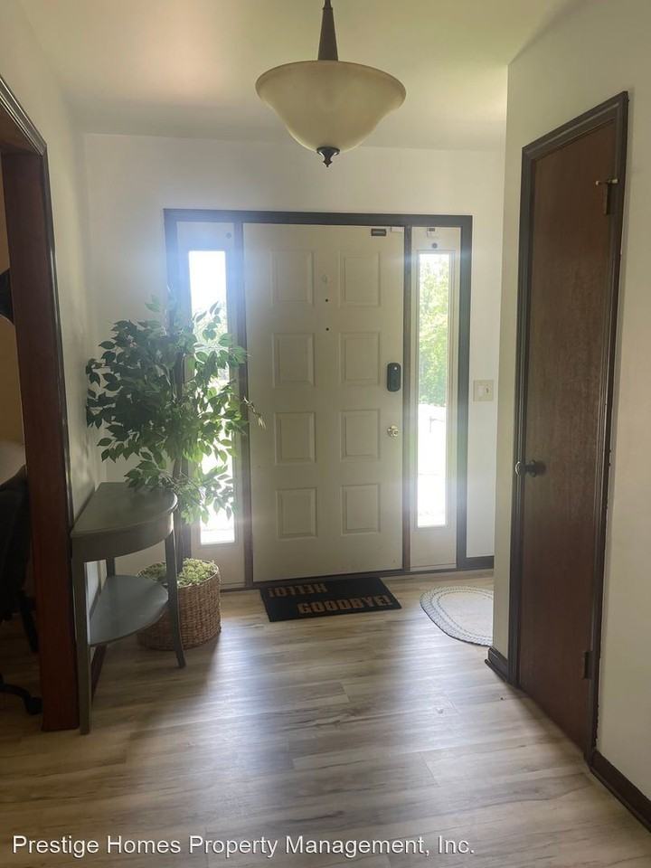101 Kramer Ct - Photo 2 of 15