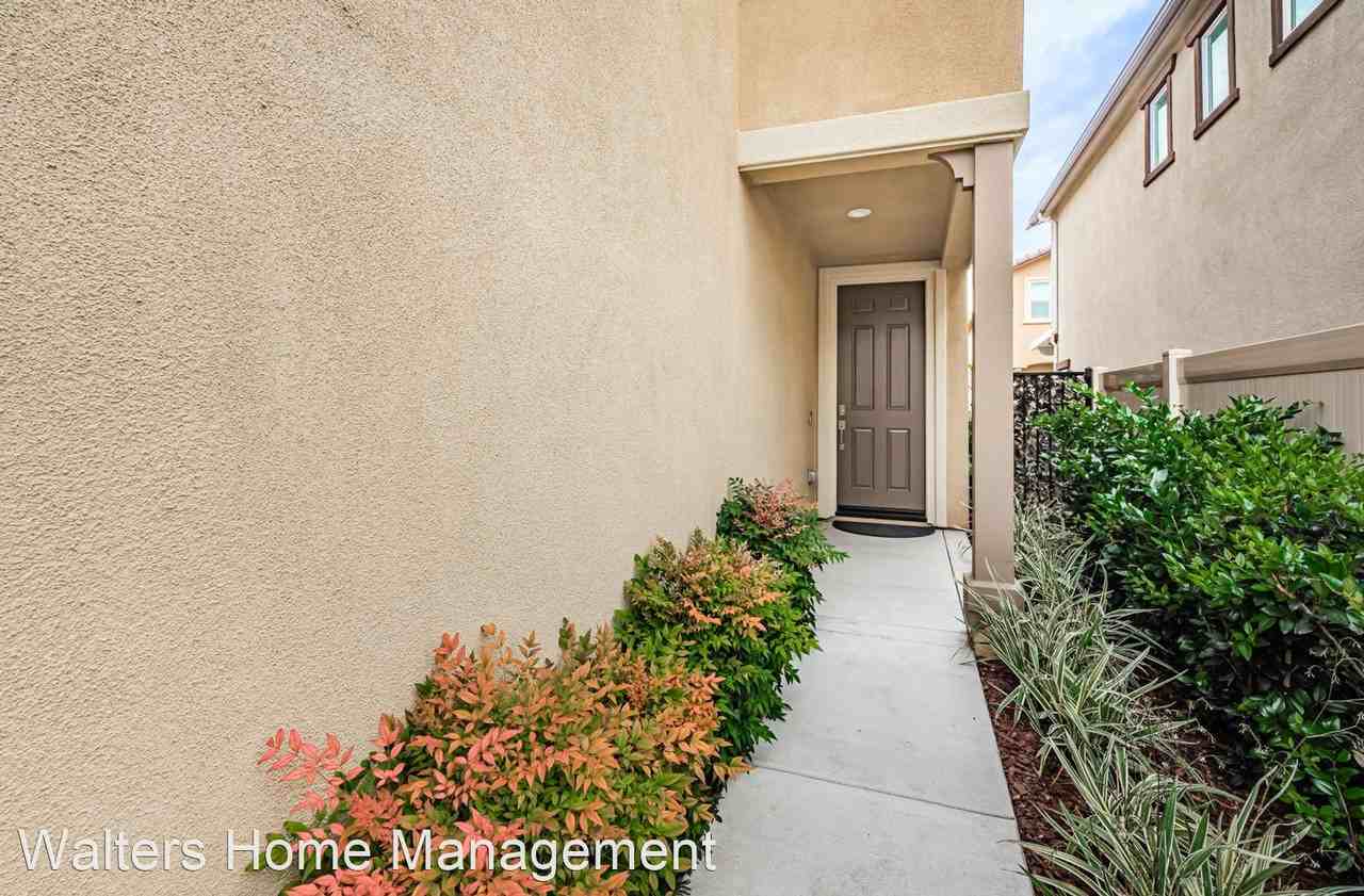 5611 Daybreak Way - Photo 2 of 26