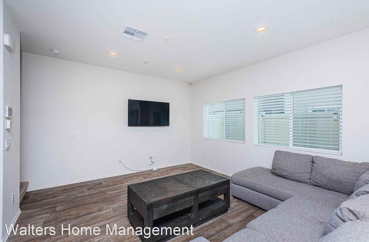 5611 Daybreak Way - Photo 3 of 26