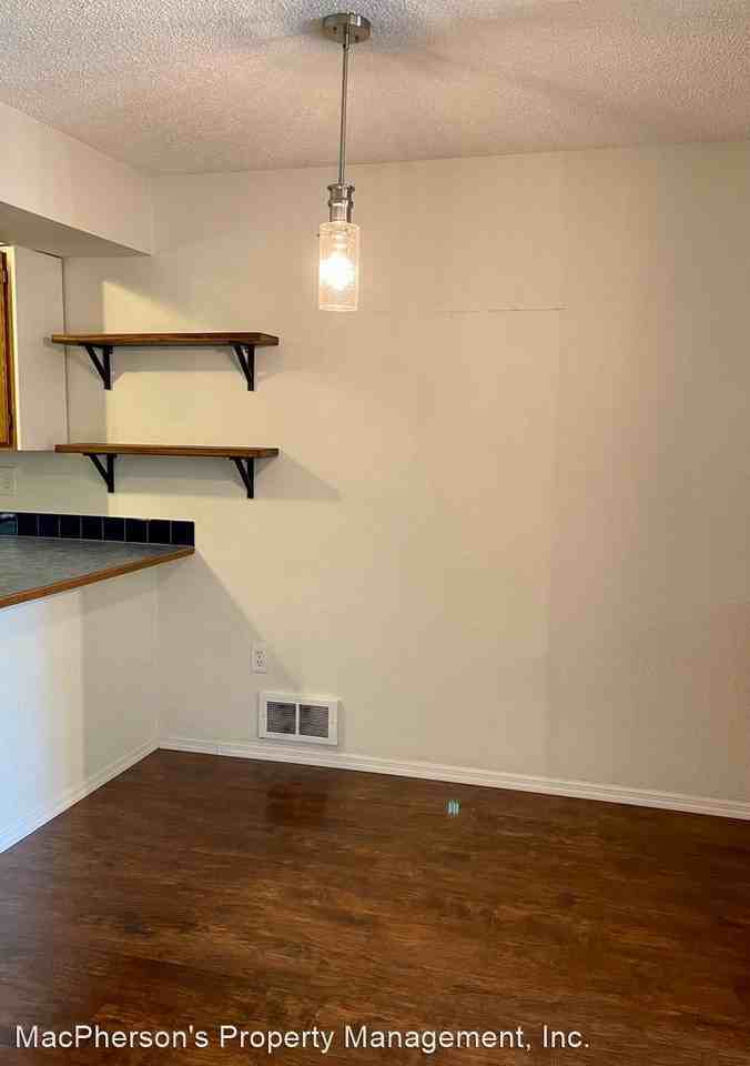 12747 Ne 170th Ln - Photo 3 of 16