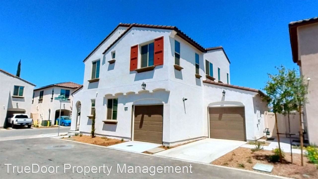 1995 S Barrington Pl - Photo 2 of 25