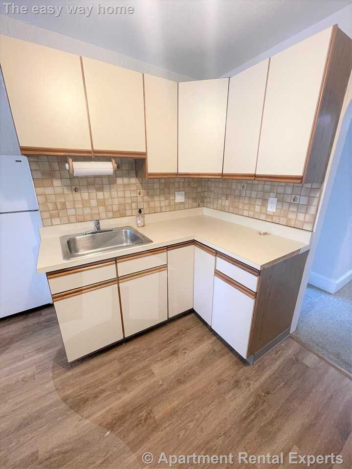 224 Harvard St #3 - Photo 3 of 15