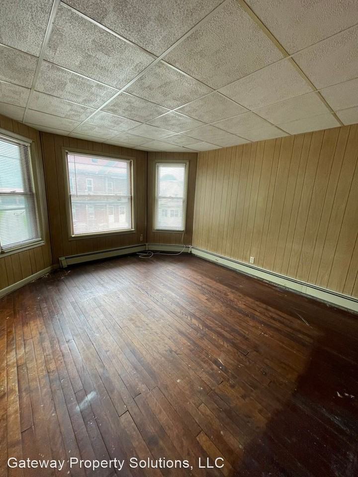 7 Tryon st - Photo 3 of 7
