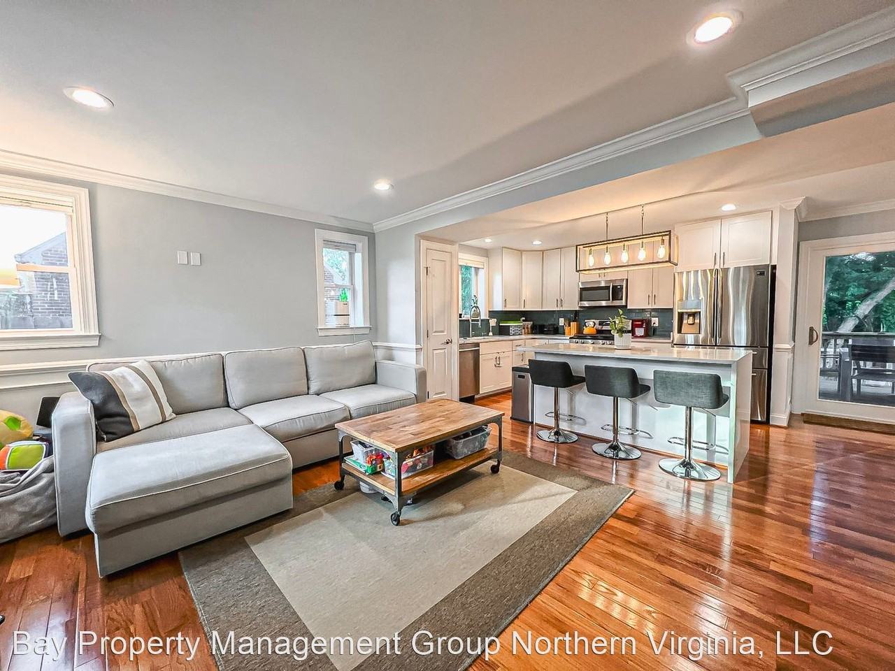 2935 Summerfield Rd - Photo 2 of 32