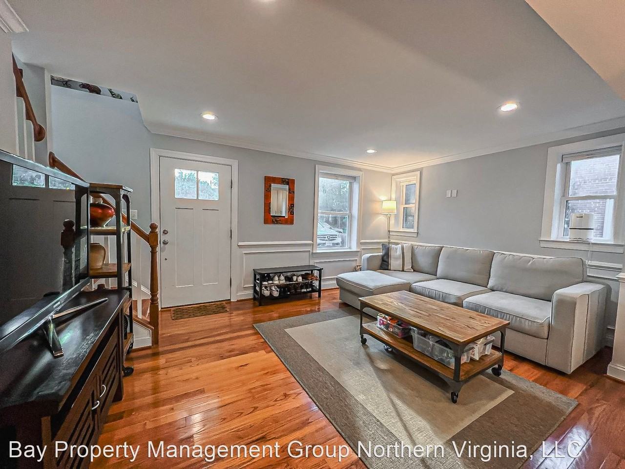 2935 Summerfield Rd - Photo 3 of 32