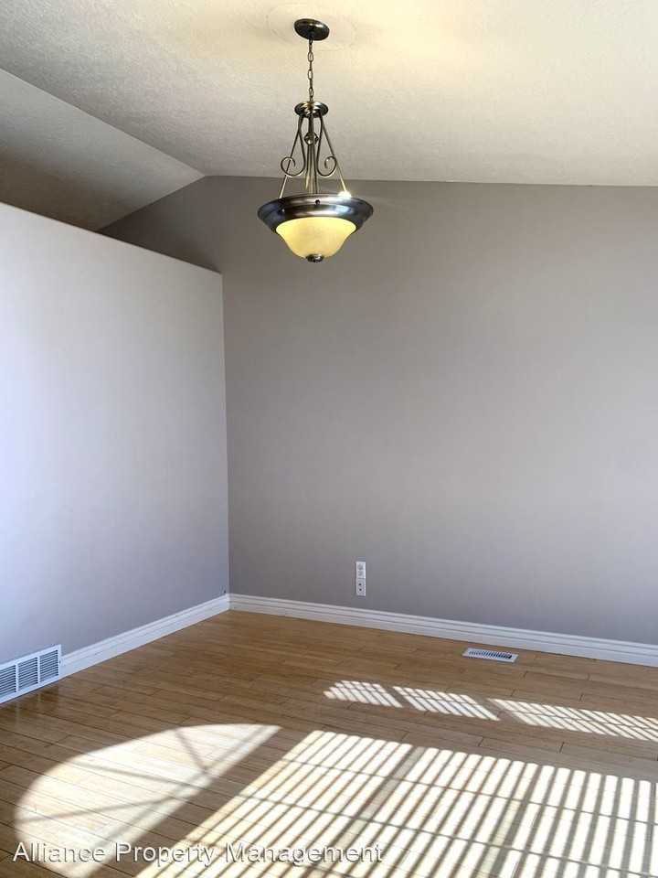 1212 N Lewis Peak Dr - Photo 3 of 27