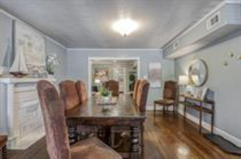 3402 Gillham Rd - Photo 6 of 24