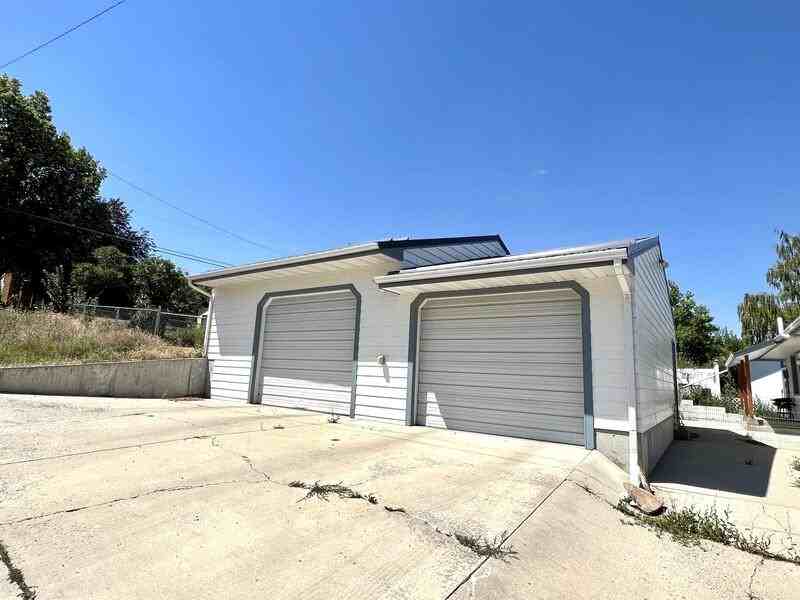 1505 Knight St - Photo 3 of 31
