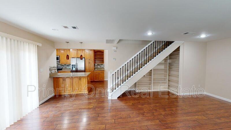 13150 Mulberry Tree Ln - Photo 3 of 32