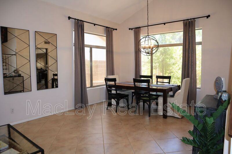 4622 E Lavender Ln - Photo 4 of 17