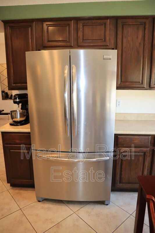 4622 E Lavender Ln - Photo 7 of 17