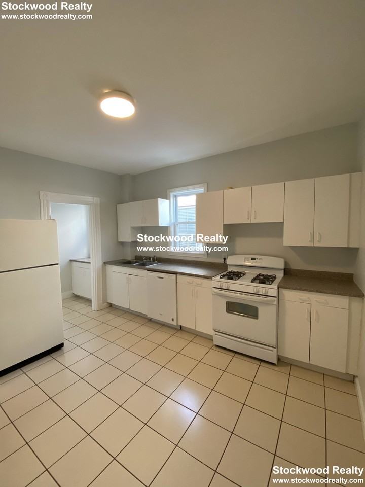632 Dorchester Ave #3 - Photo 3 of 50