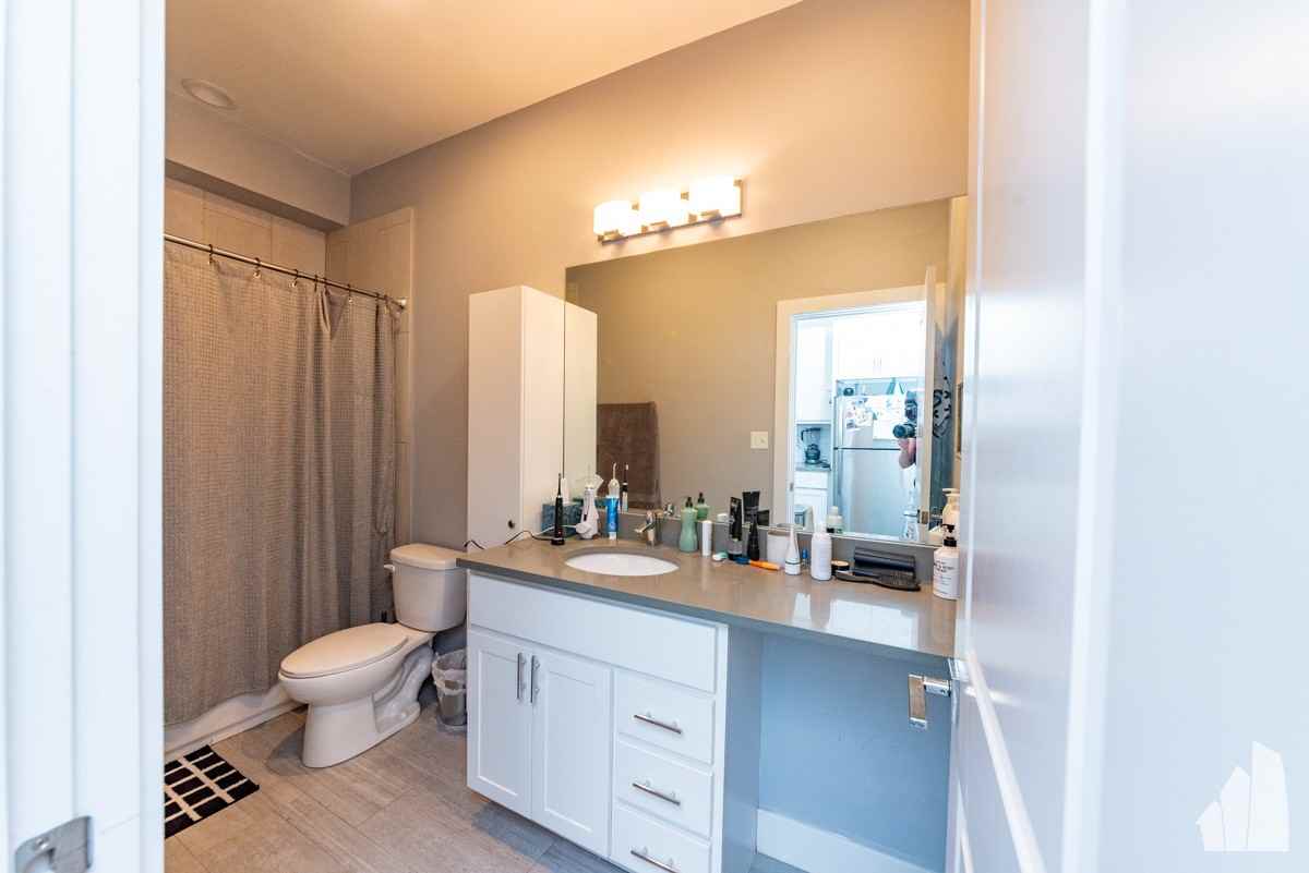 2354 N Elston Ct #3R - Photo 3 of 9