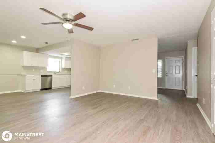 612 Angelica Pl - Photo 3 of 16