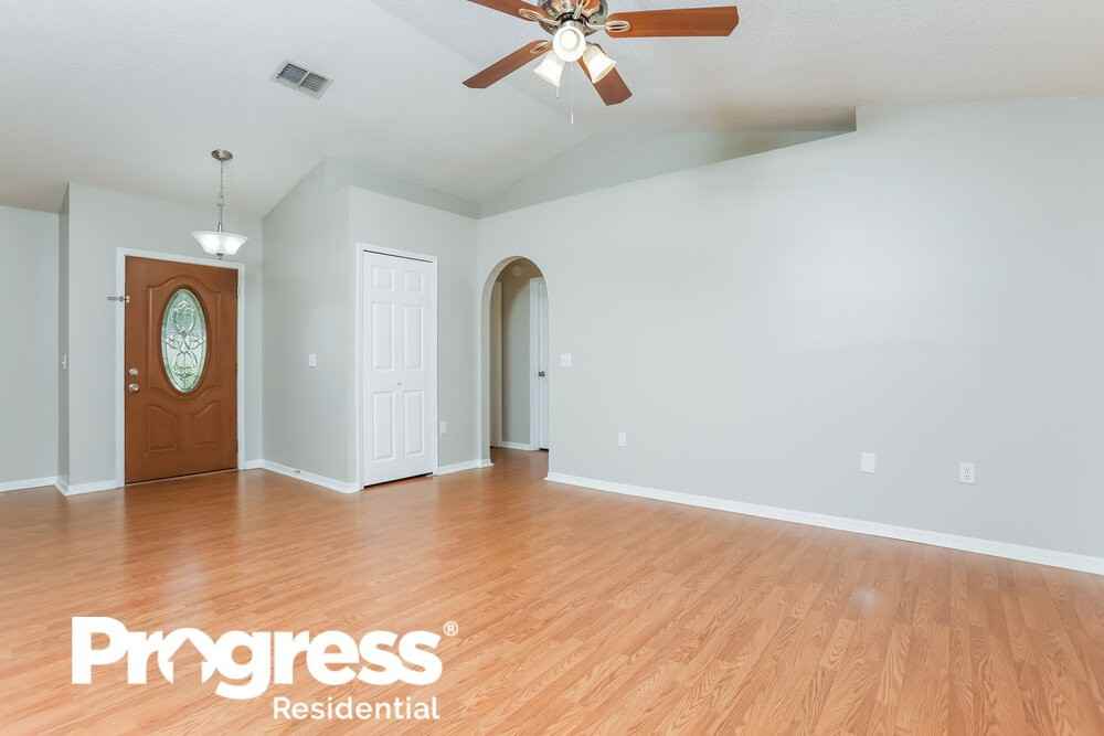 1005 Hart Branch Dr - Photo 3 of 16