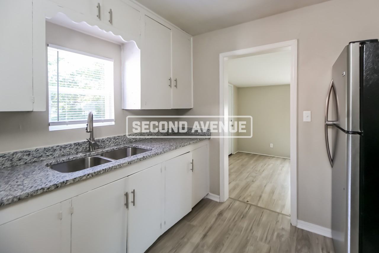 2616 Ne Success St - Photo 4 of 13