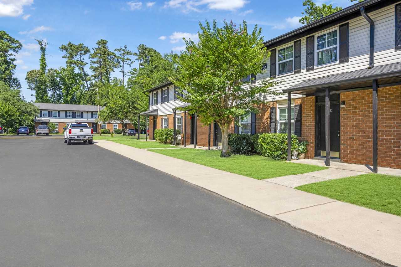 Carolina Breeze Apartments and Townhomes - Photo 3 of 40