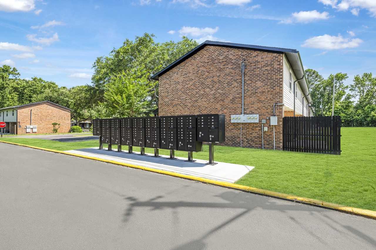 Carolina Breeze Apartments and Townhomes - Photo 4 of 40