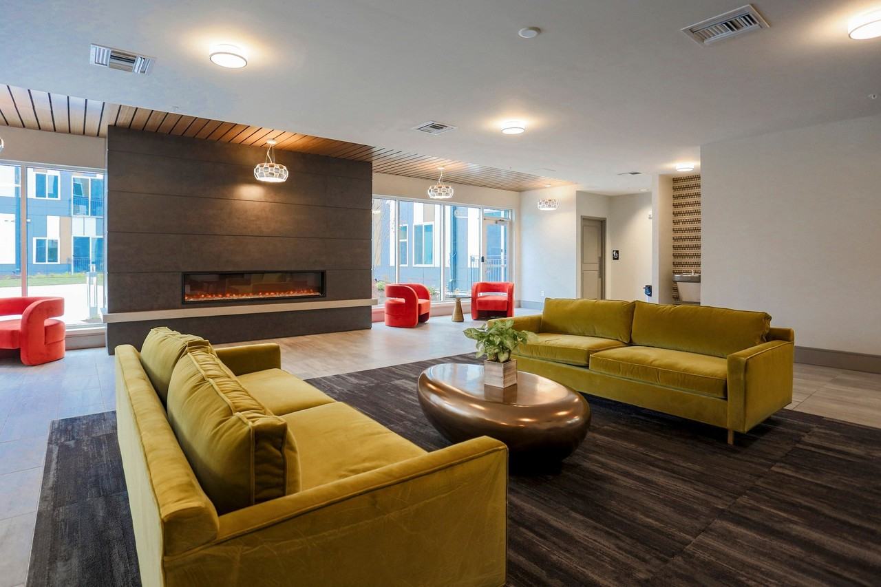 Center West Apartments (Avra/Cirro) - Photo 4 of 6