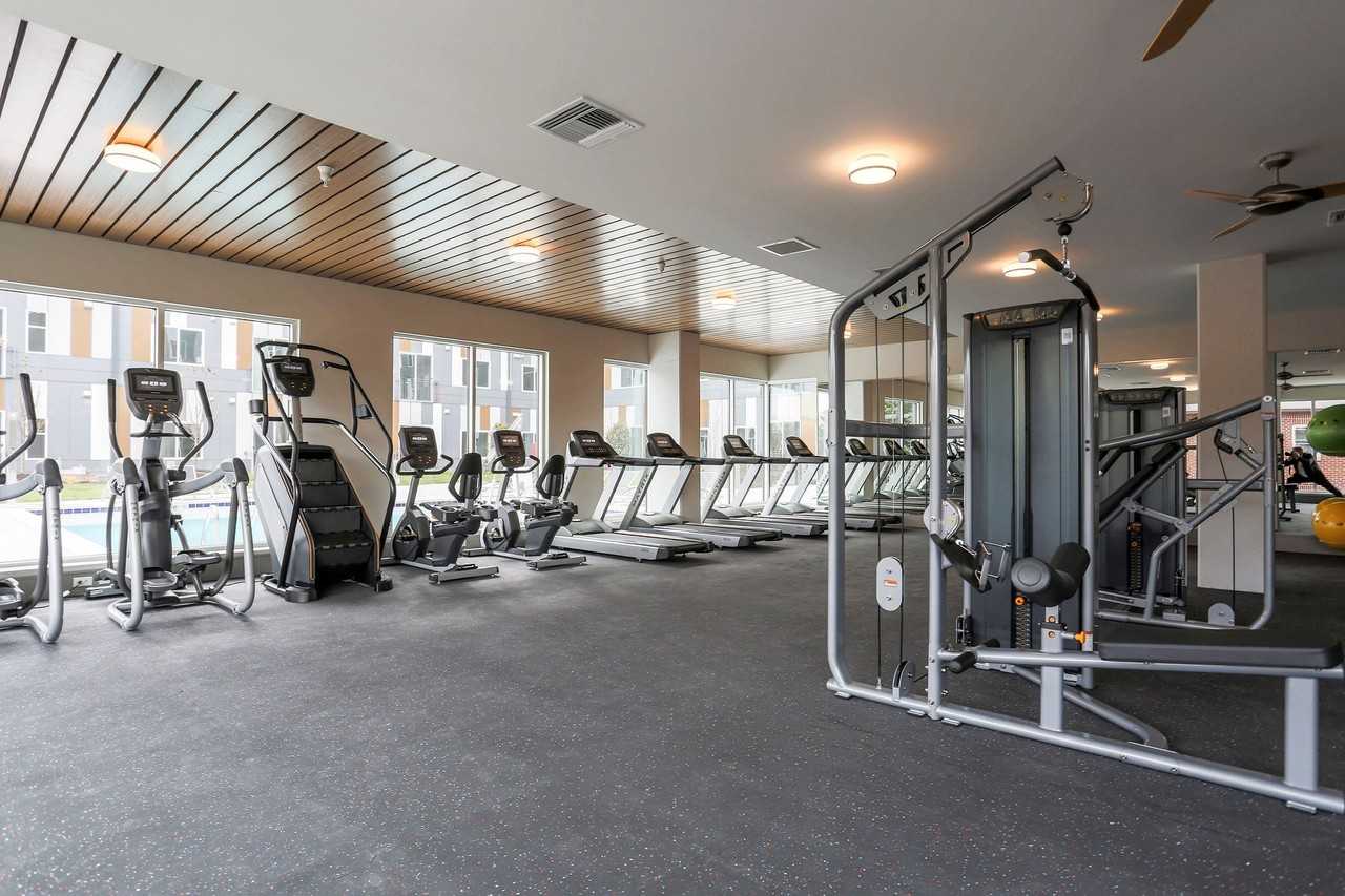 Center West Apartments (Avra/Cirro) - Photo 6 of 6