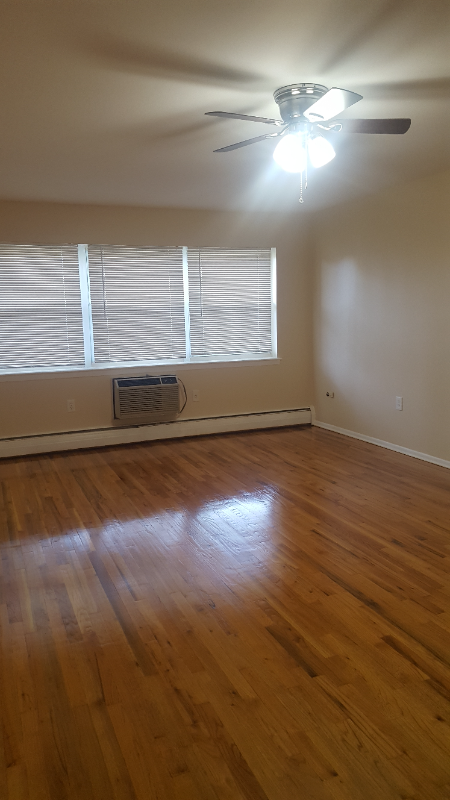 38 Woodedge Ave - Photo 5 of 20