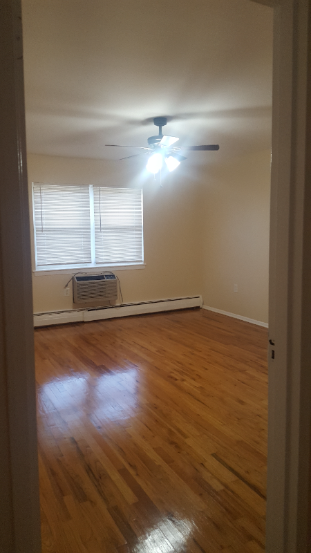 38 Woodedge Ave - Photo 7 of 20