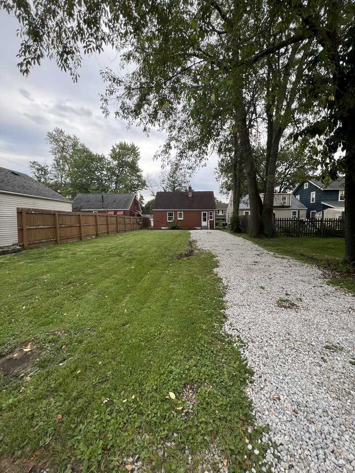 1601 27th St Nw #NA - Photo 2 of 12