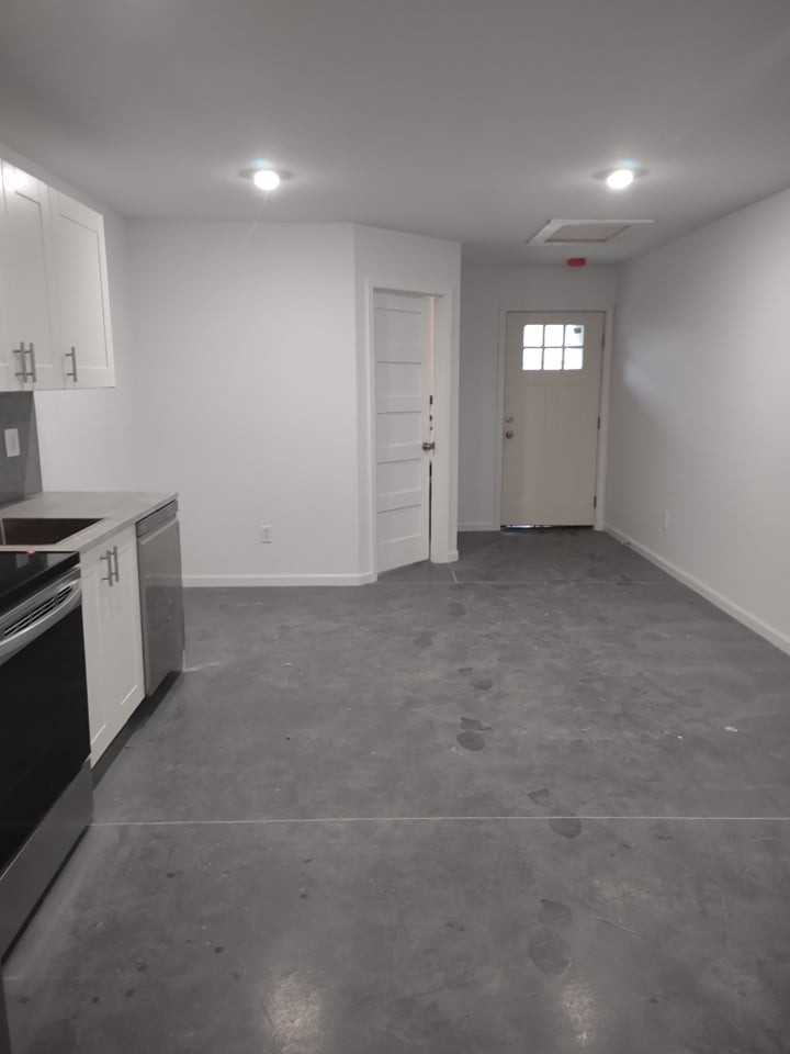 503 S Illinois St #503 - Photo 3 of 8