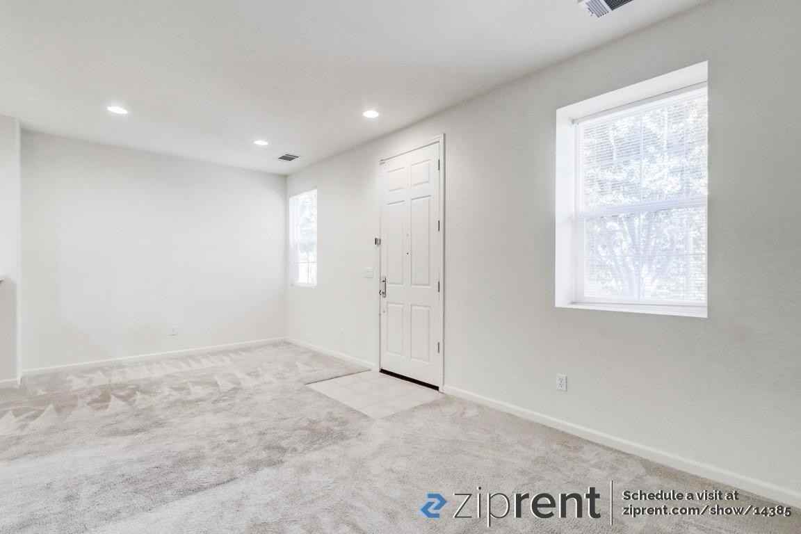 107 San Juan Batista St - Photo 2 of 20