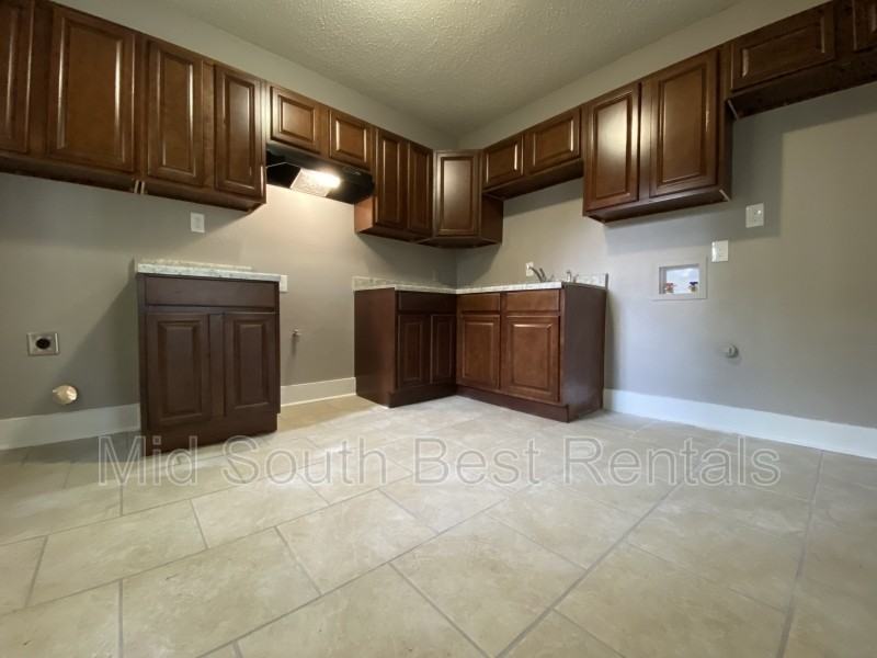 1012 Bradley St - Photo 3 of 8