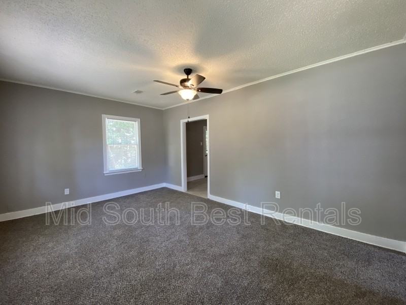 1012 Bradley St - Photo 7 of 8