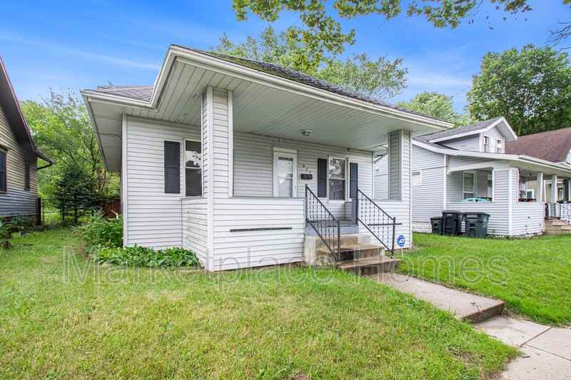 822 N Saint Louis Blvd - Photo 3 of 24