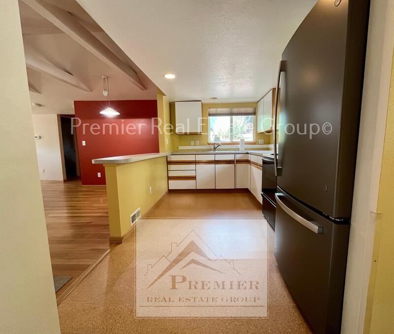 304 Pawnee Ave - Photo 3 of 14