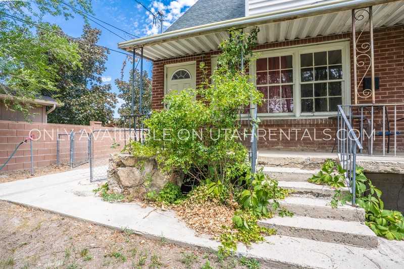 40 E State St #C - Photo 3 of 16