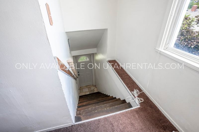 40 E State St #C - Photo 4 of 16
