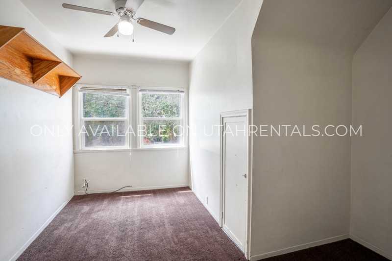 40 E State St #C - Photo 5 of 16