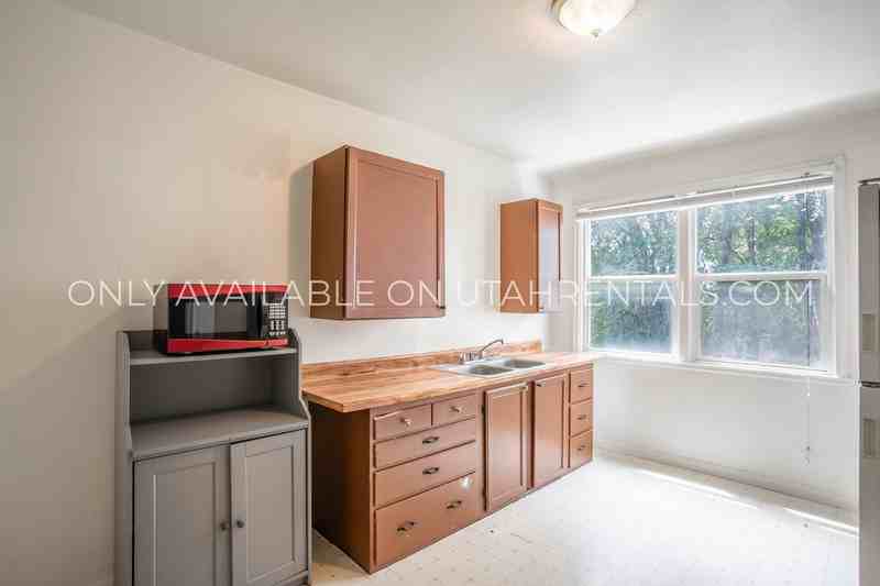 40 E State St #C - Photo 7 of 16