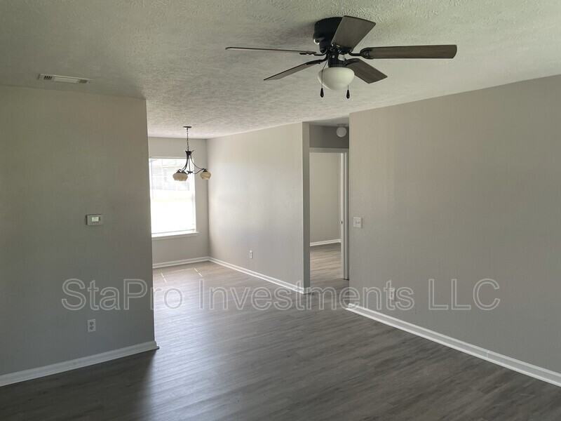 149 Village Pl - Photo 3 of 12