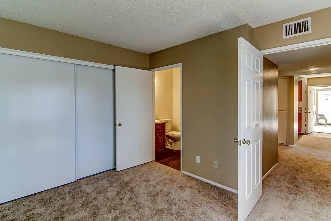 Mountain View Mansion - Photo 2 of 3