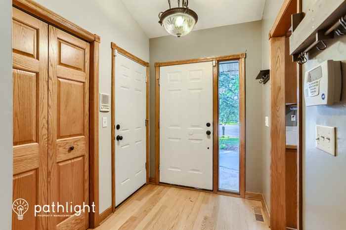 305 8th Ave Nw - Photo 2 of 26
