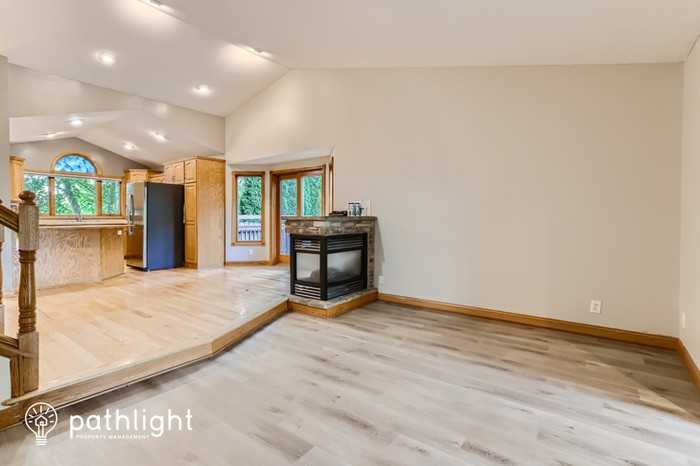 305 8th Ave Nw - Photo 3 of 26