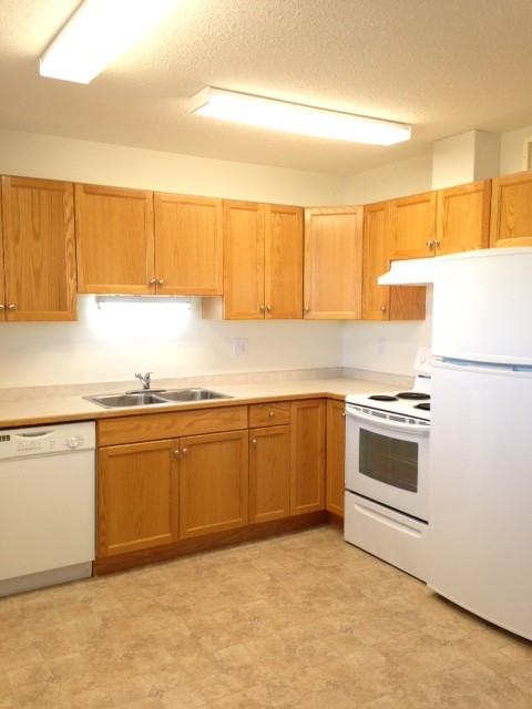 Eagle Manor - Photo 2 of 10