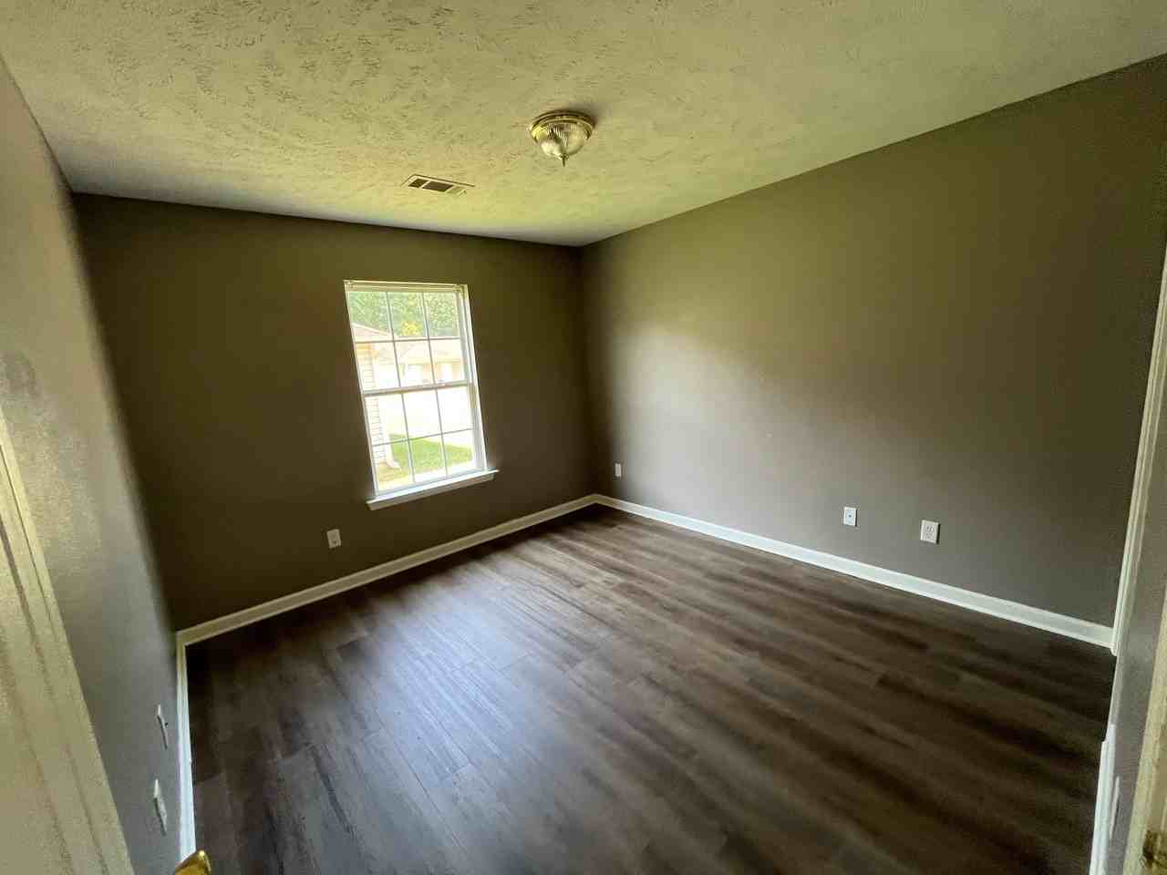 21 Meadow Cir #2 - Photo 6 of 9