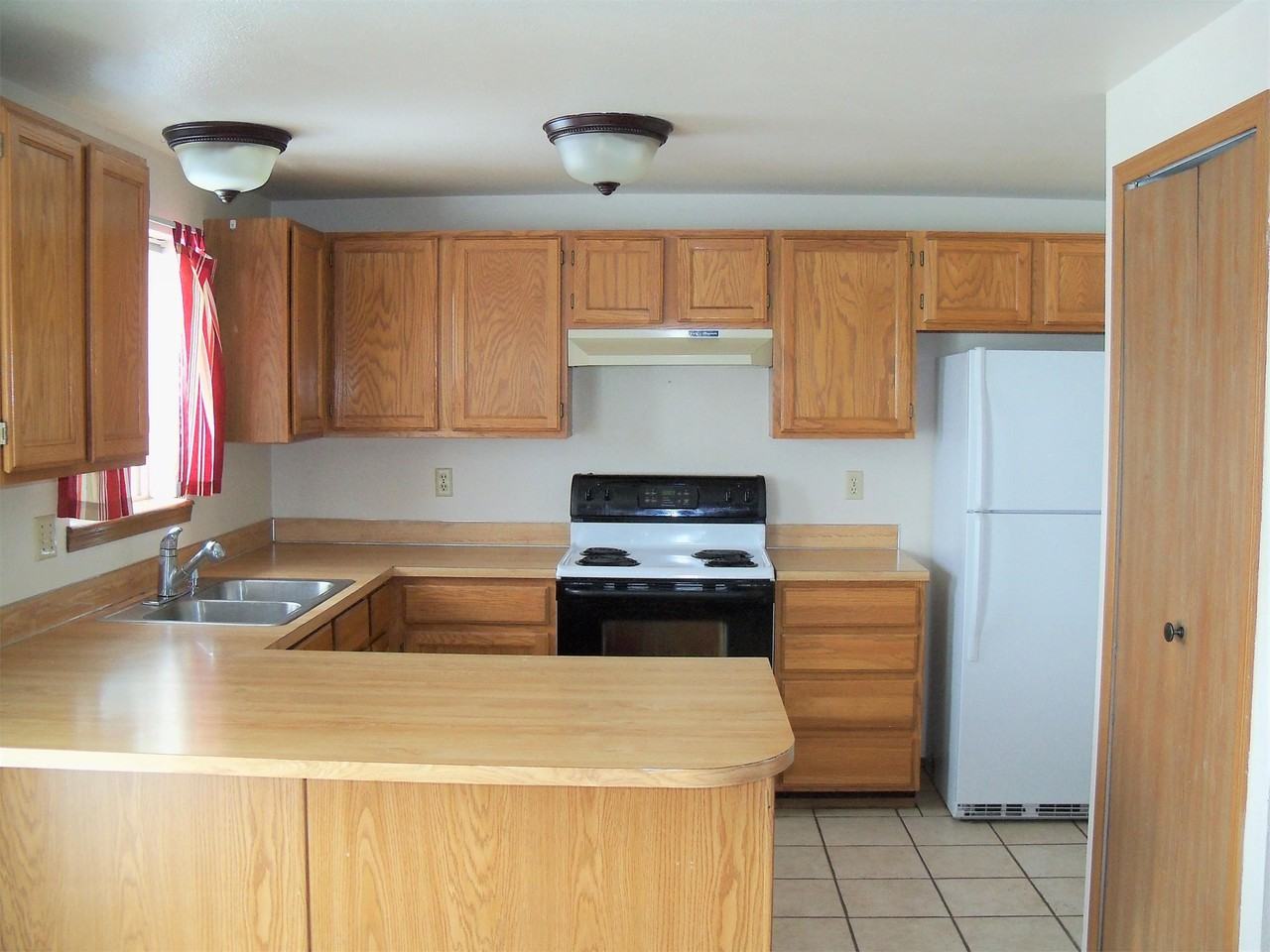 1367 Hardrock Ln #1367 - Photo 4 of 6